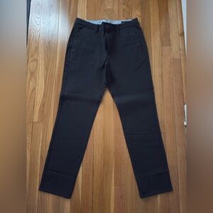 Tailored Fit / The Chino 2.0 / 32"x 30" in Faded Black